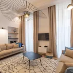 Cours Saleya Renovated 3 Bedrooms 1 Min To Air Conditioning 尼斯