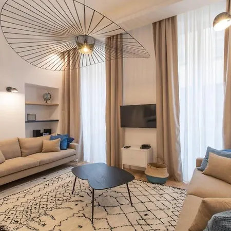 Cours Saleya Renovated 3 Bedrooms 1 Min To Air Conditioning Nizza