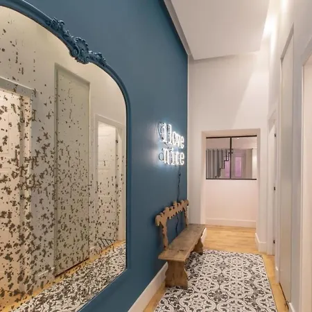 Cours Saleya Renovated 3 Bedrooms 1 Min To Air Conditioning Apartment Nizza