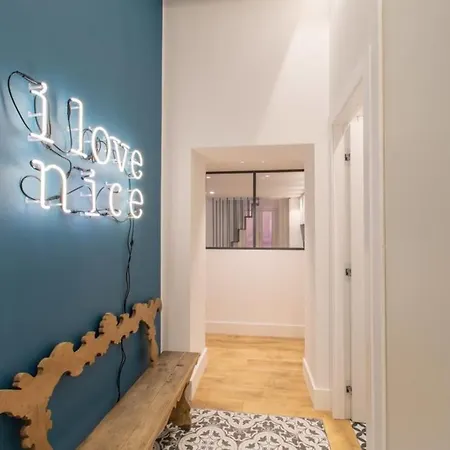 Cours Saleya Renovated 3 Bedrooms 1 Min To Air Conditioning