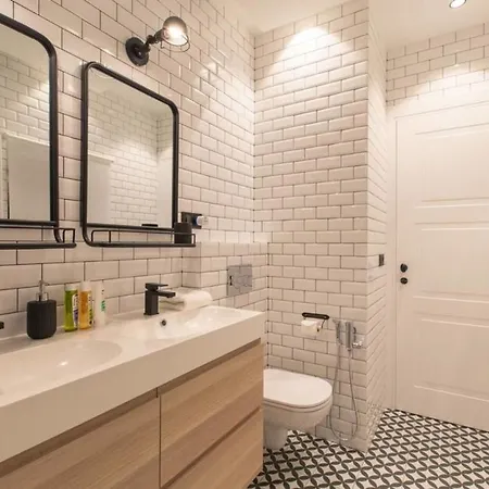 Cours Saleya Renovated 3 Bedrooms 1 Min To Air Conditioning