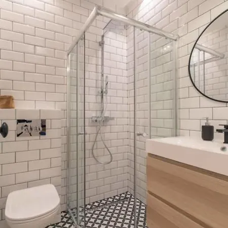 Apartment Cours Saleya Renovated 3 Bedrooms 1 Min To Air Conditioning Nizza