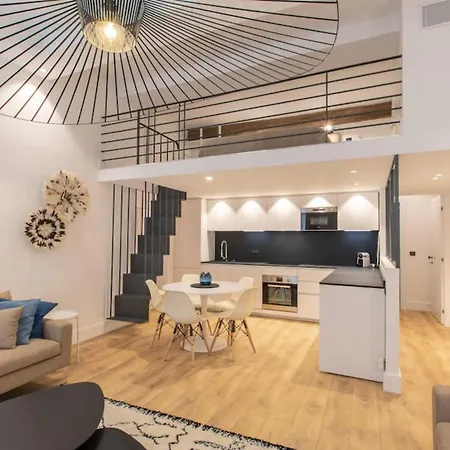Cours Saleya Renovated 3 Bedrooms 1 Min To Air Conditioning アパート ニース