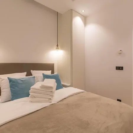 アパート Cours Saleya Renovated 3 Bedrooms 1 Min To Air Conditioning ニース